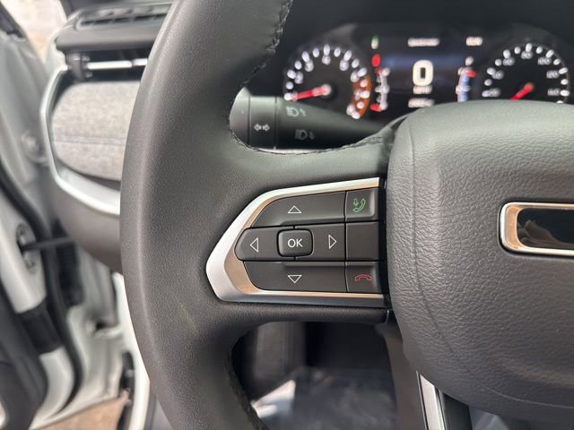 Used 2025 Jeep Compass Latitude image 15