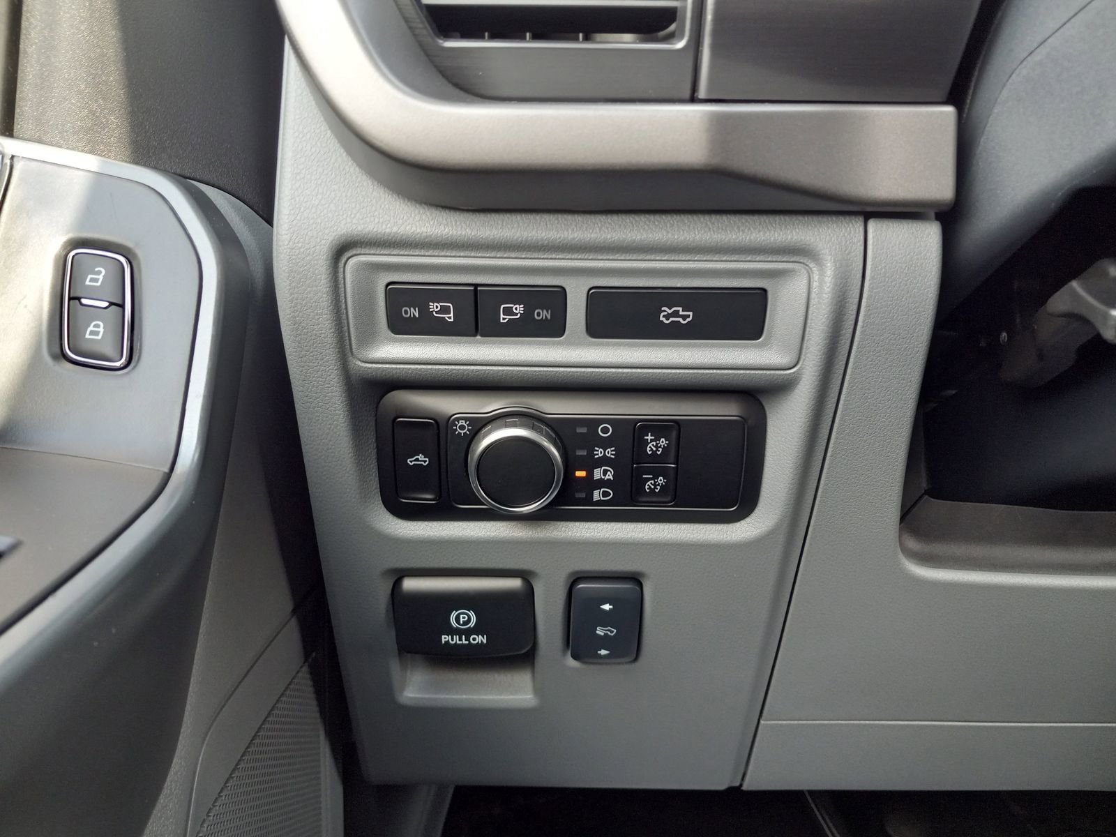 Used 2024 Ford F150 Lightning XLT image 22