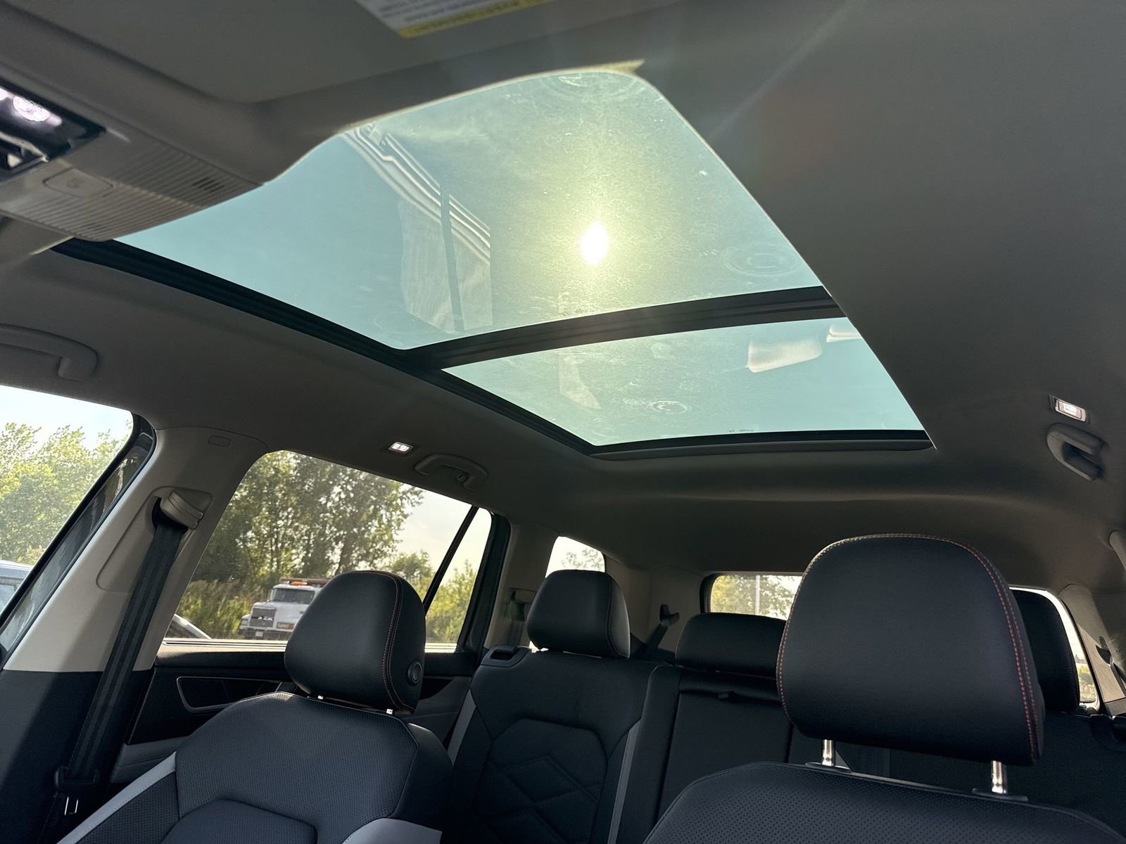 New 2025 Volkswagen Atlas Peak Edition SE image 23