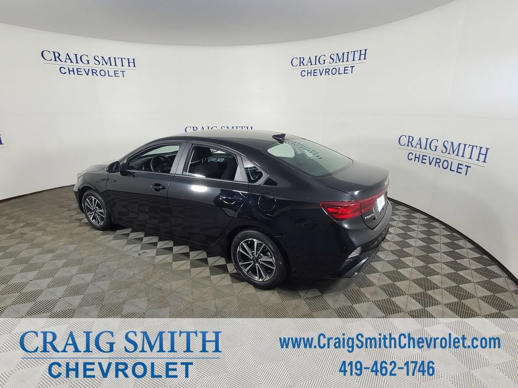 Used 2022 Kia Forte LXS w/ LXS Technology Package FWD image 3
