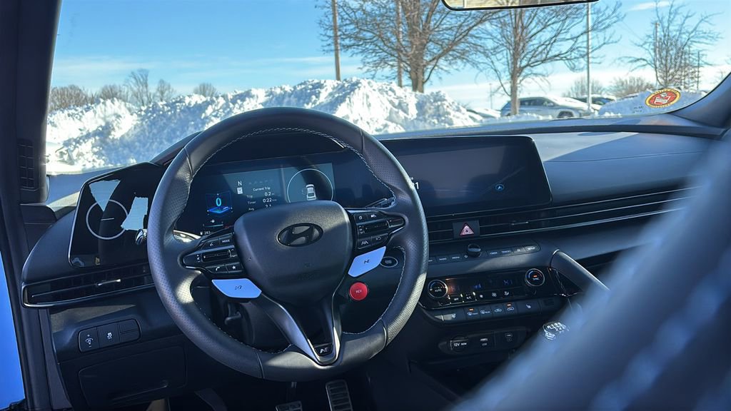 Used 2025 Hyundai Elantra N Base image 13
