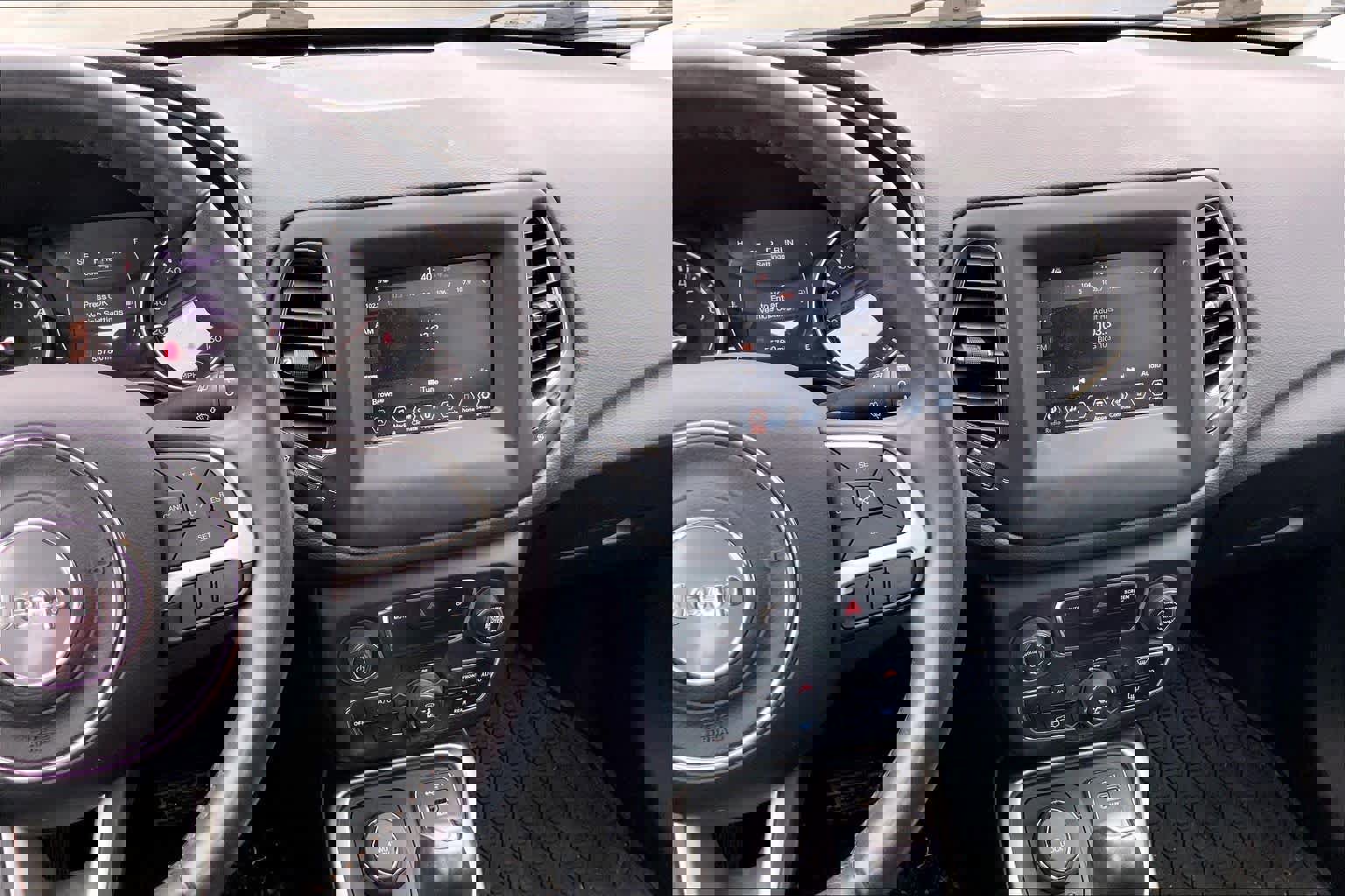 Used 2019 Jeep Compass Latitude w/ Cold Weather Group image 7