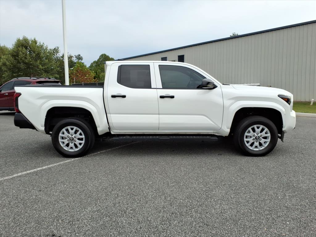 Used 2024 Toyota Tacoma SR AWD/4WD image 3