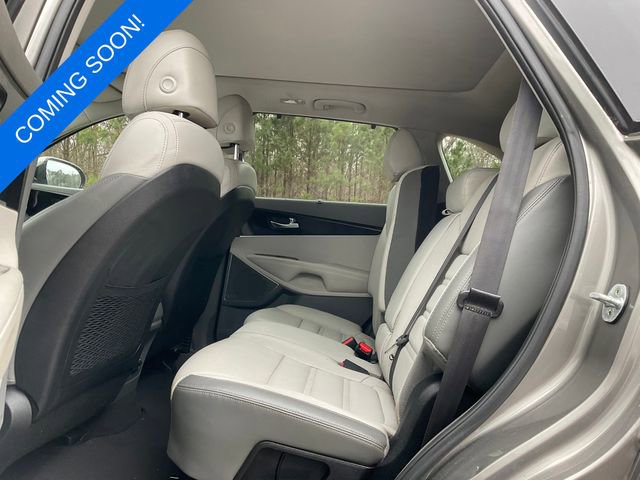 Used 2017 Kia Sorento SX image 4