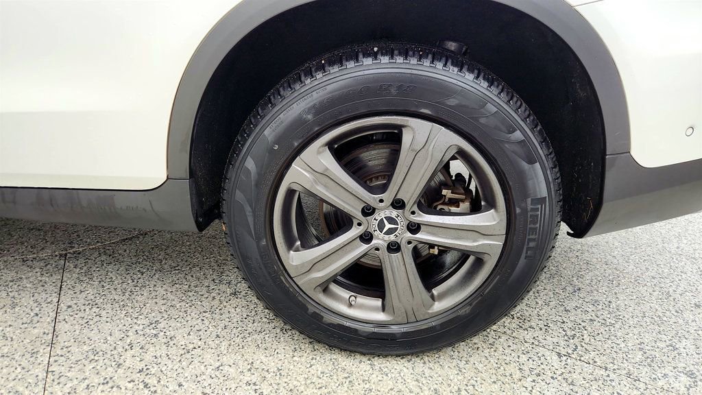 Used 2022 Mercedes-Benz GLC 300 4MATIC image 9