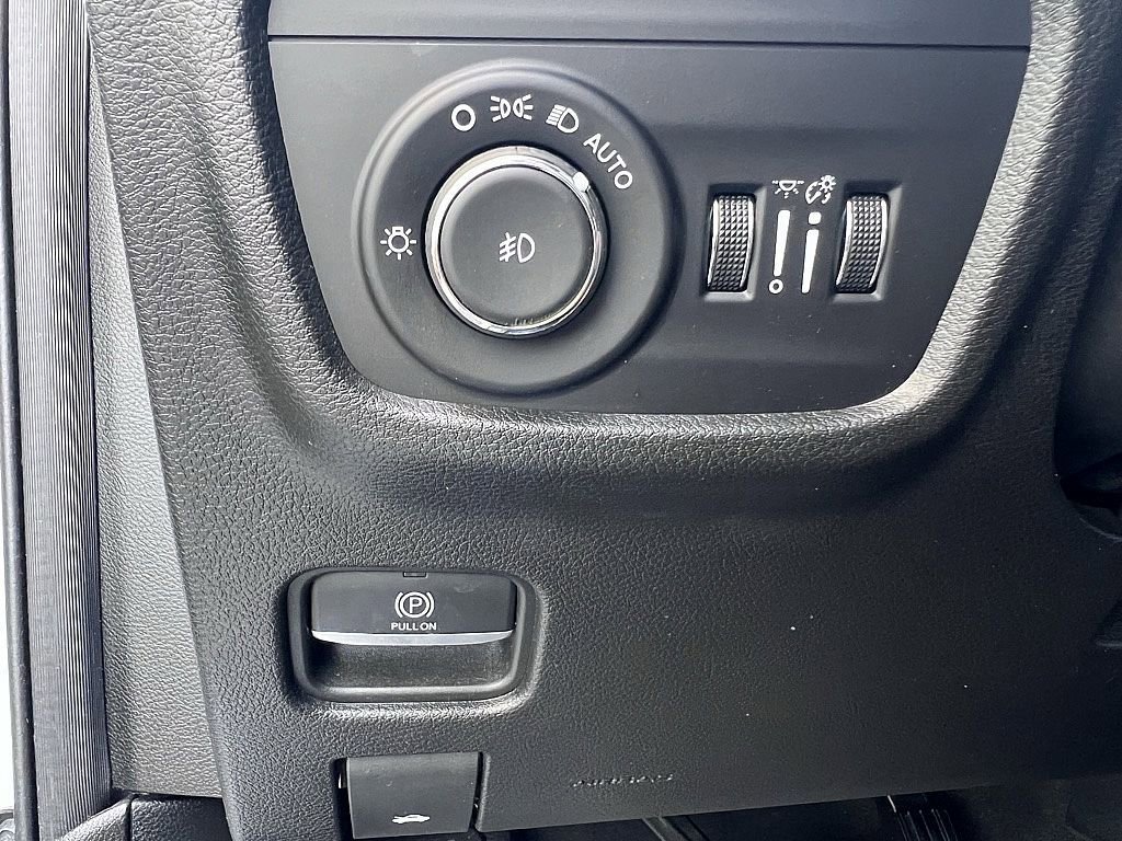 Used 2022 Jeep Grand Cherokee Limited AWD/4WD image 21