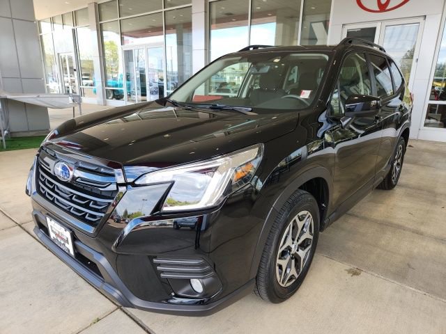 Used 2023 Subaru Forester Premium AWD/4WD image 5