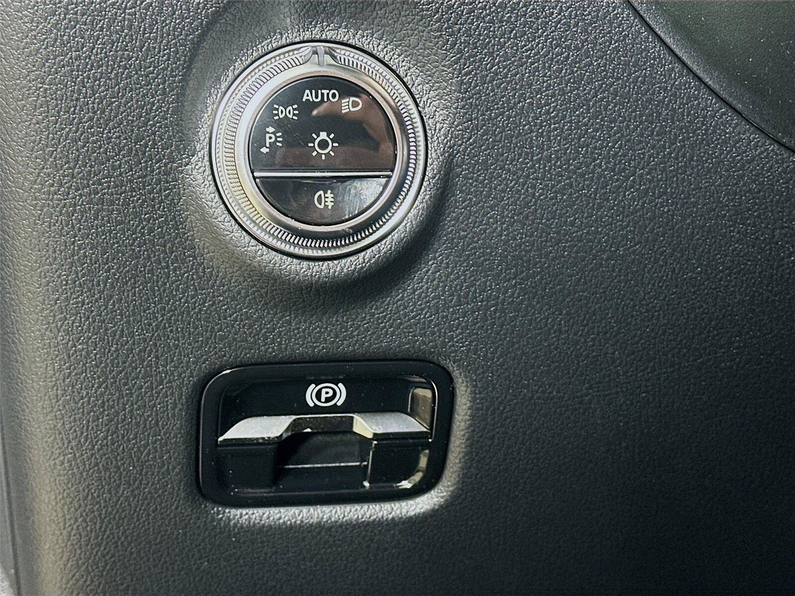 Used 2026 Mercedes-Benz C 300 4MATIC Sedan image 10