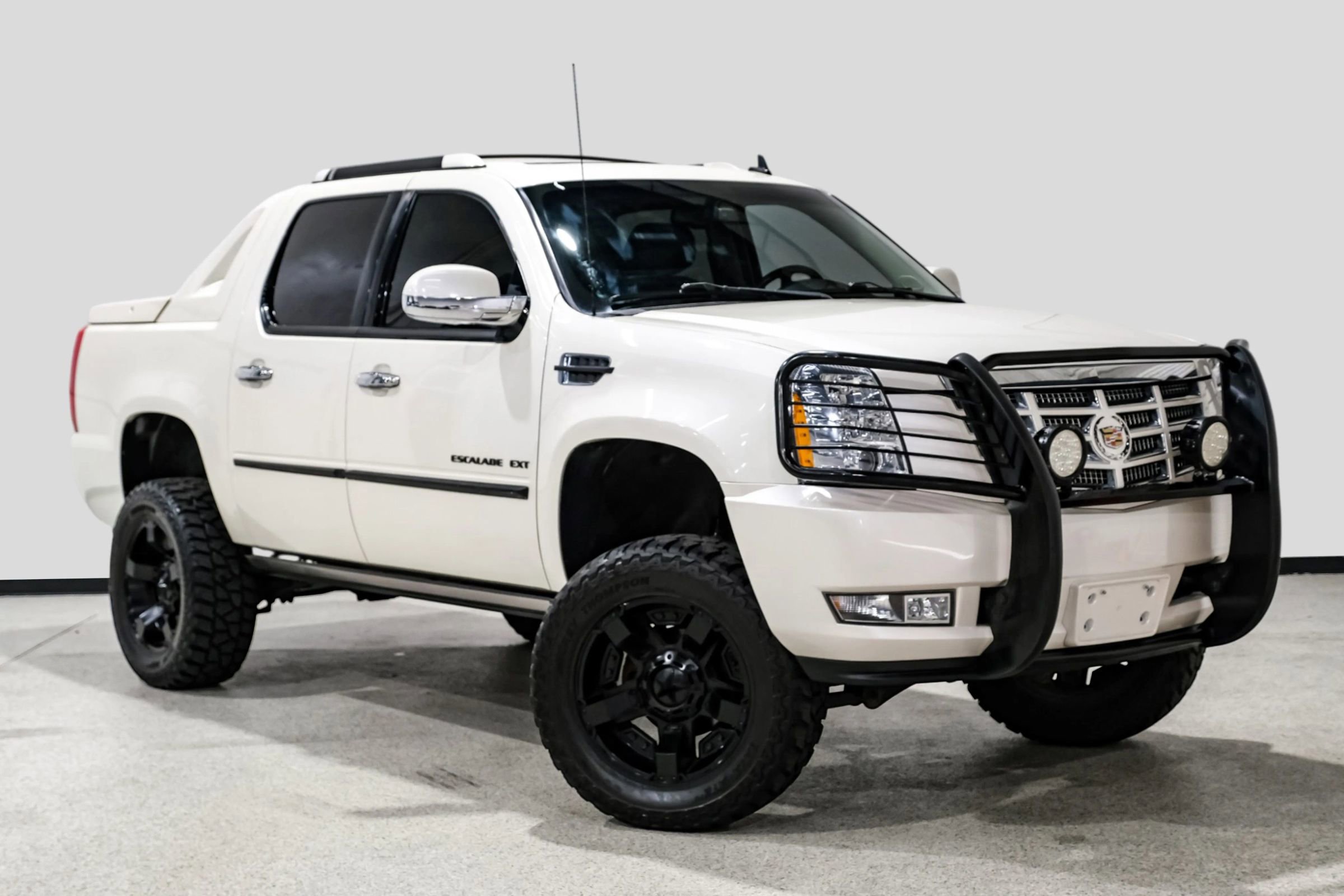 Used 2013 Cadillac Escalade EXT Premium AWD/4WD image 4