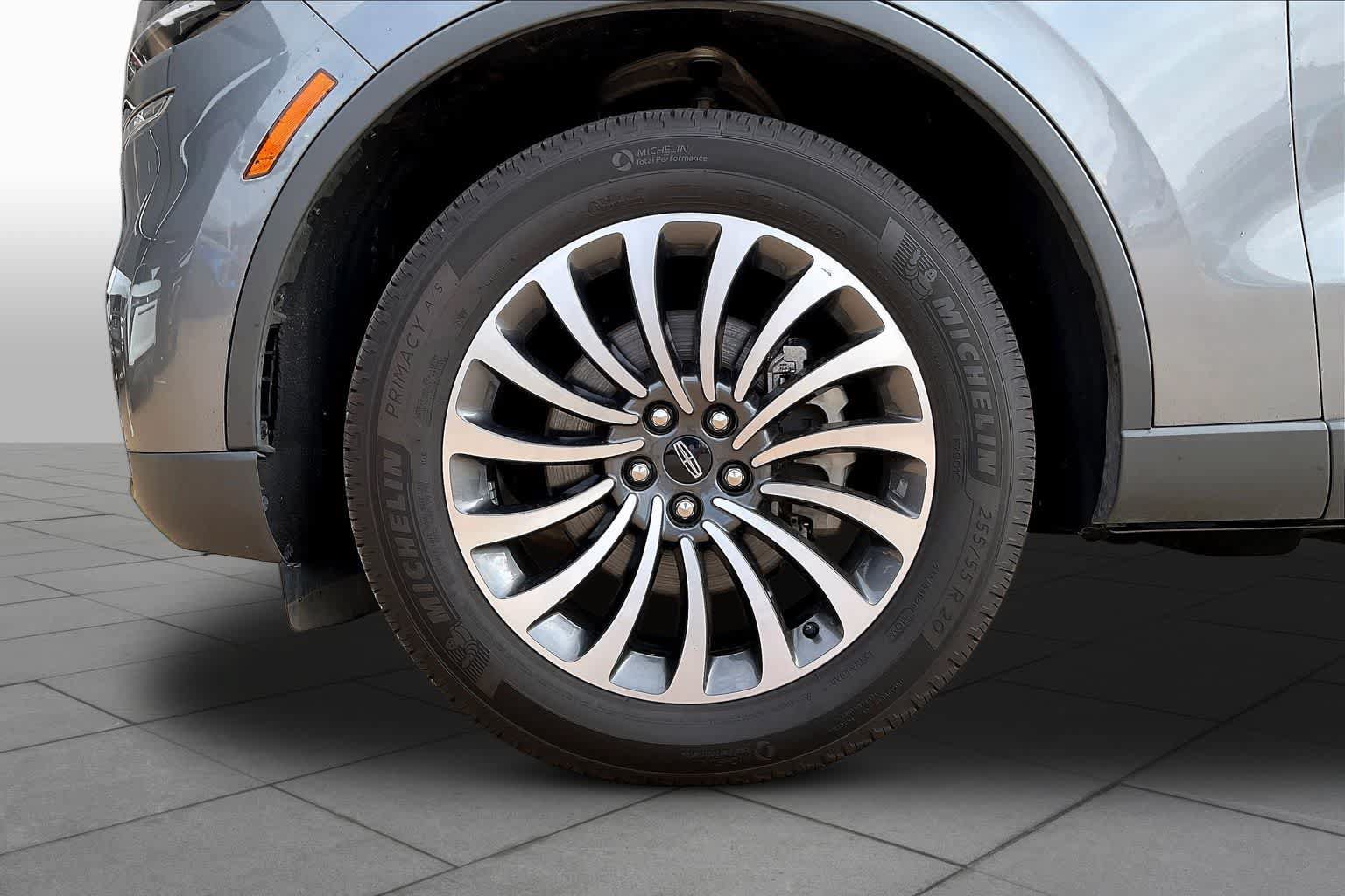 Used 2024 Lincoln Aviator Reserve AWD/4WD image 23