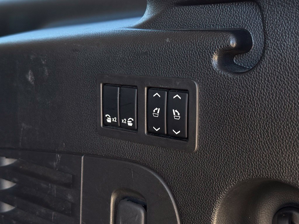 Used 2016 Chevrolet Suburban LTZ AWD/4WD image 18