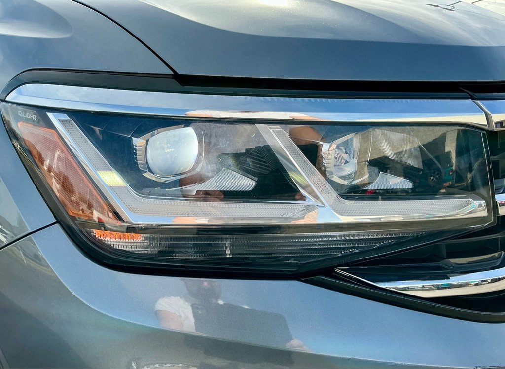 Used 2020 Volkswagen Atlas Cross Sport SE w/ Towing Package image 8