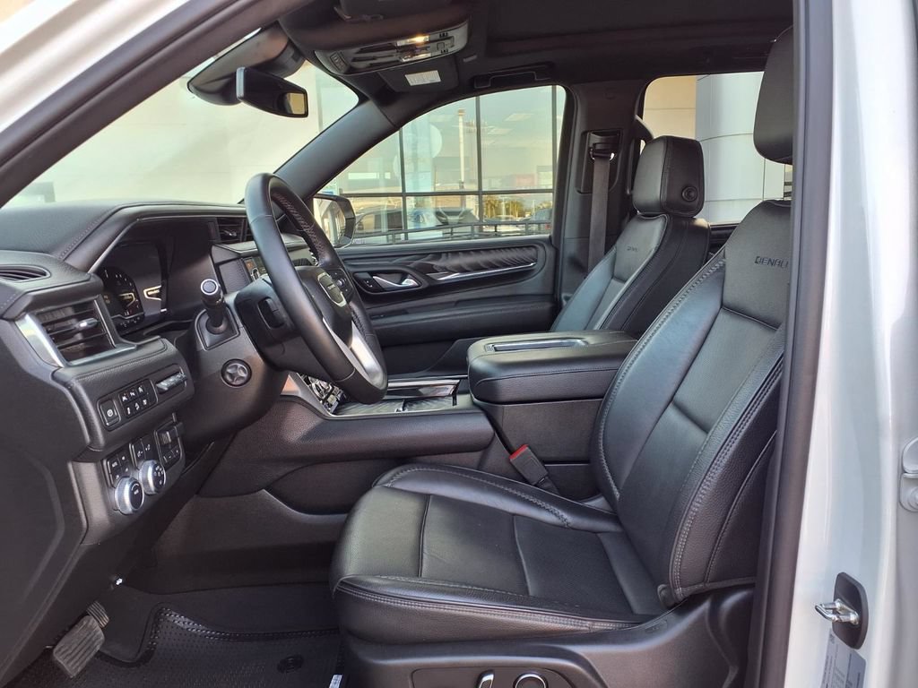 Used 2023 GMC Yukon XL Denali w/ Max Trailering Package AWD/4WD image 16