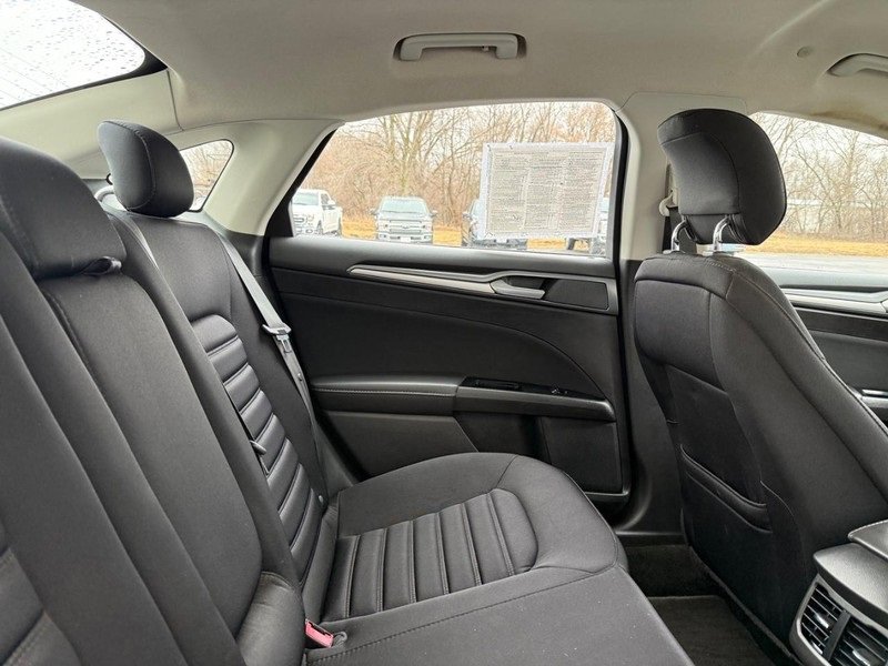 Used 2014 Ford Fusion SE image 9