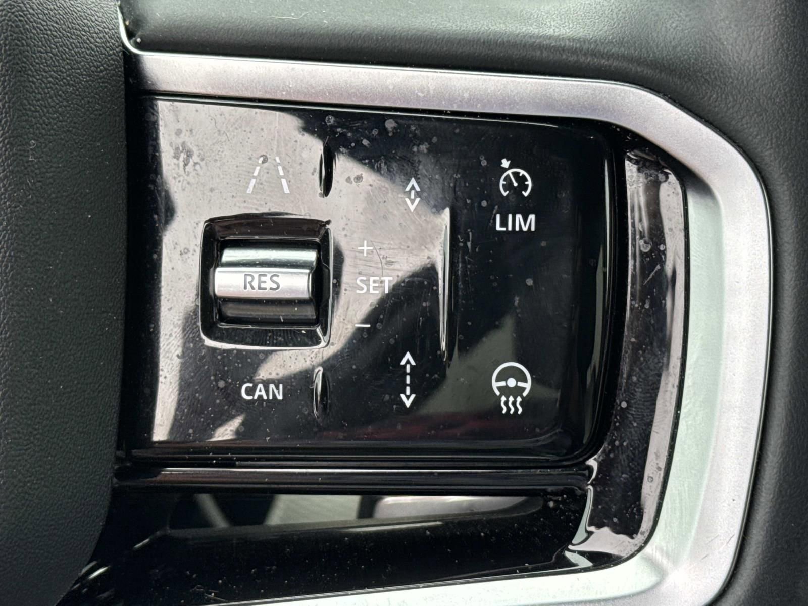 Used 2024 Land Rover Discovery Sport Dynamic SE image 24