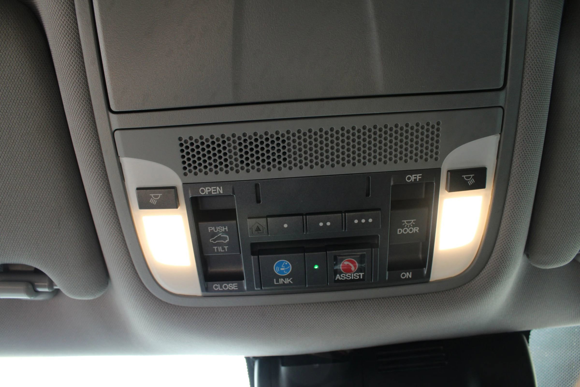 Used 2020 Acura MDX SH-AWD w/Technology Pkg Sport image 23