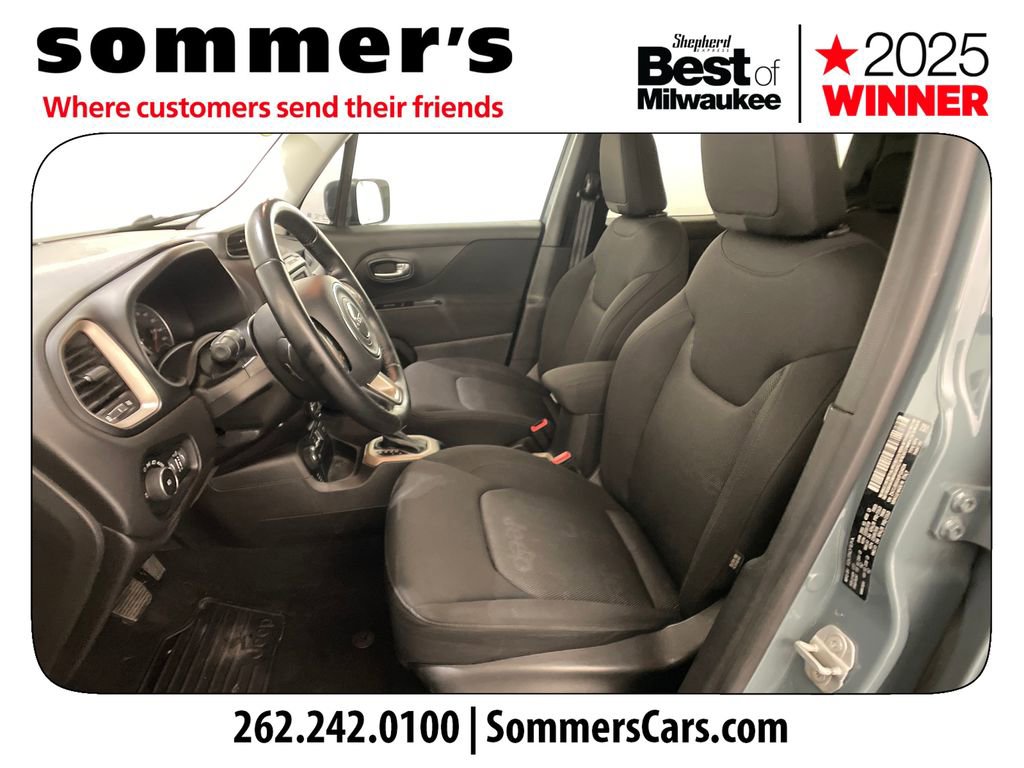 Used 2017 Jeep Renegade Latitude w/ Popular Equipment Group image 9