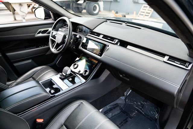 Used 2021 Land Rover Range Rover Velar R-Dynamic S image 27
