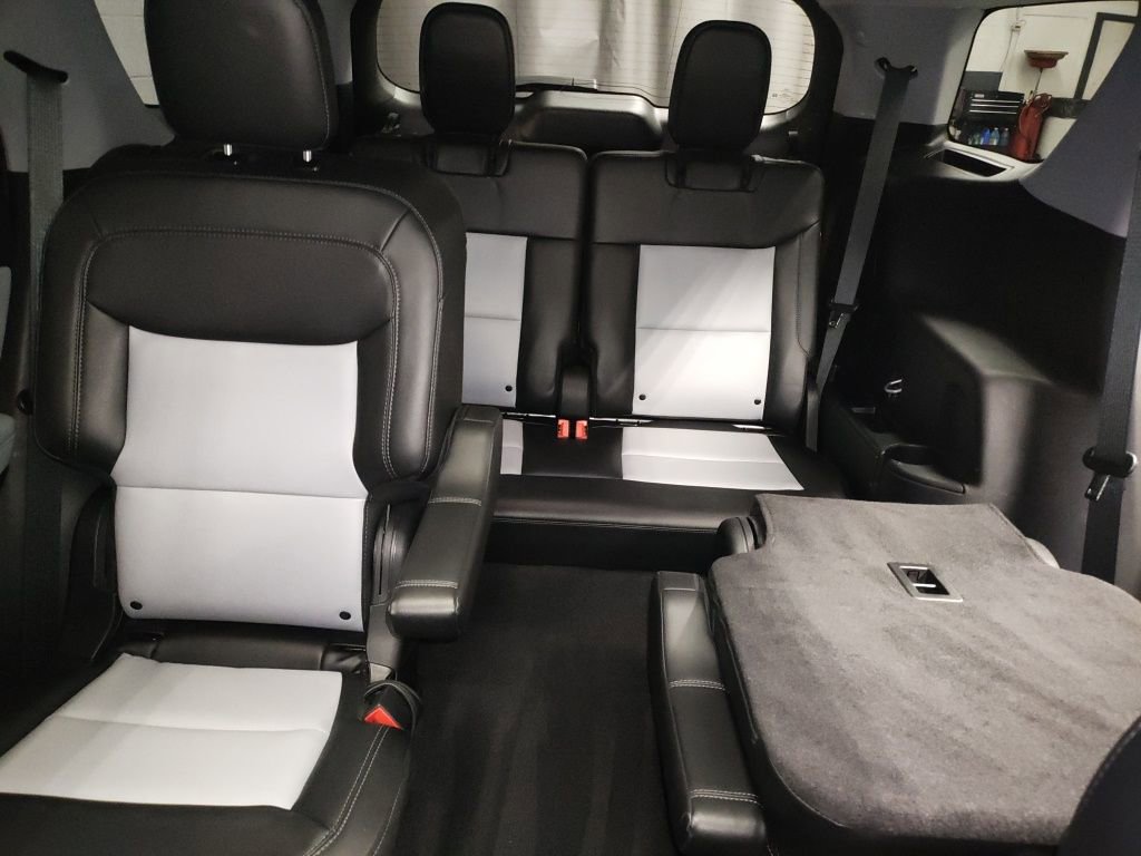 Used 2023 Ford Explorer XLT w/ Equipment Group 202A image 29