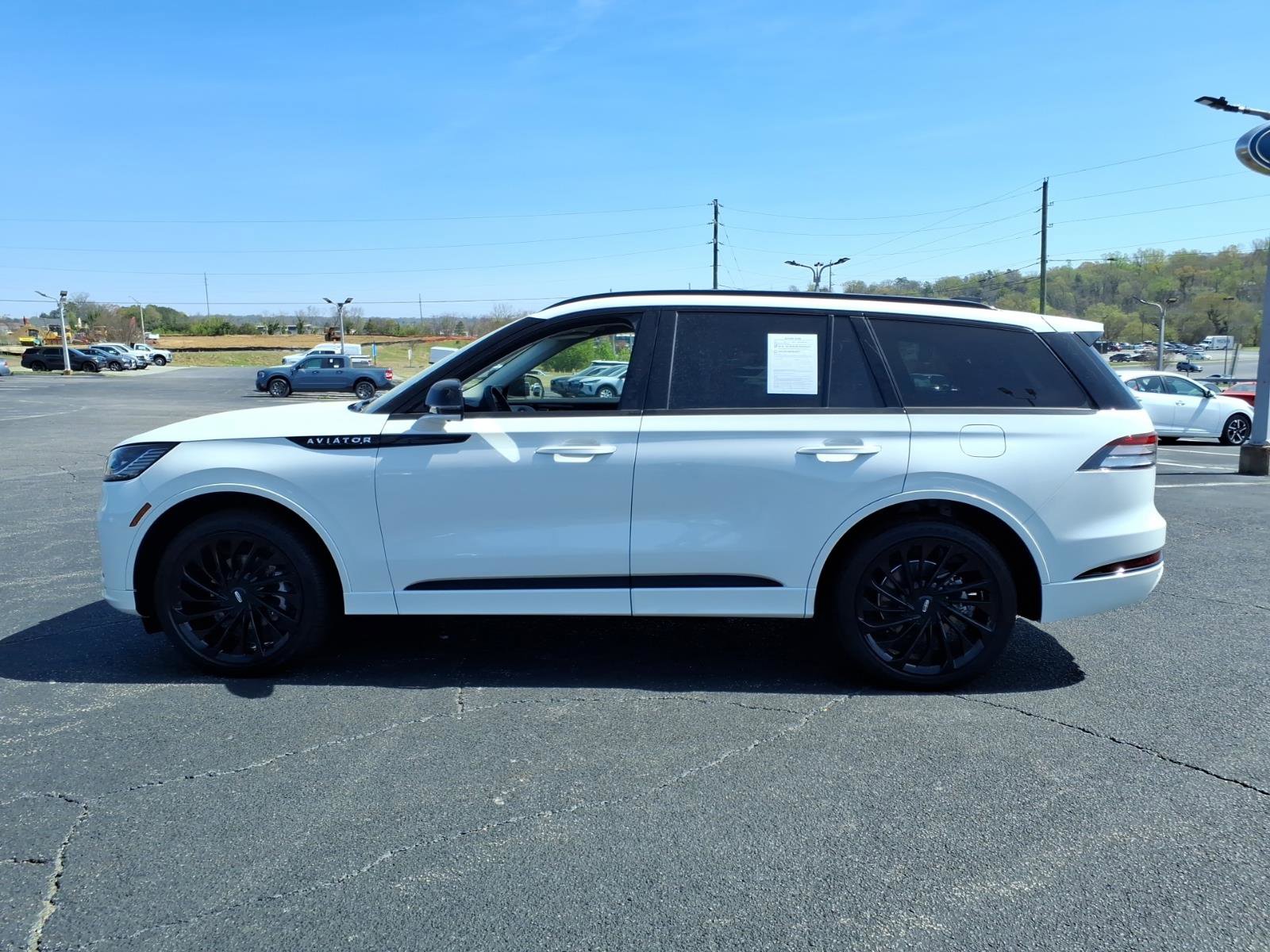 Used 2025 Lincoln Aviator Reserve w/ Equipment Group 201A image 5