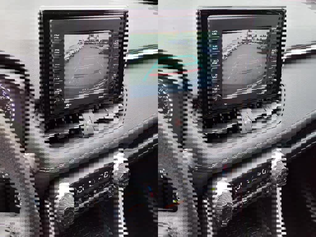 Used 2021 Toyota RAV4 XLE image 21