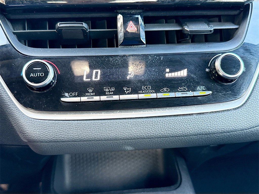 Used 2021 Toyota Corolla LE image 16