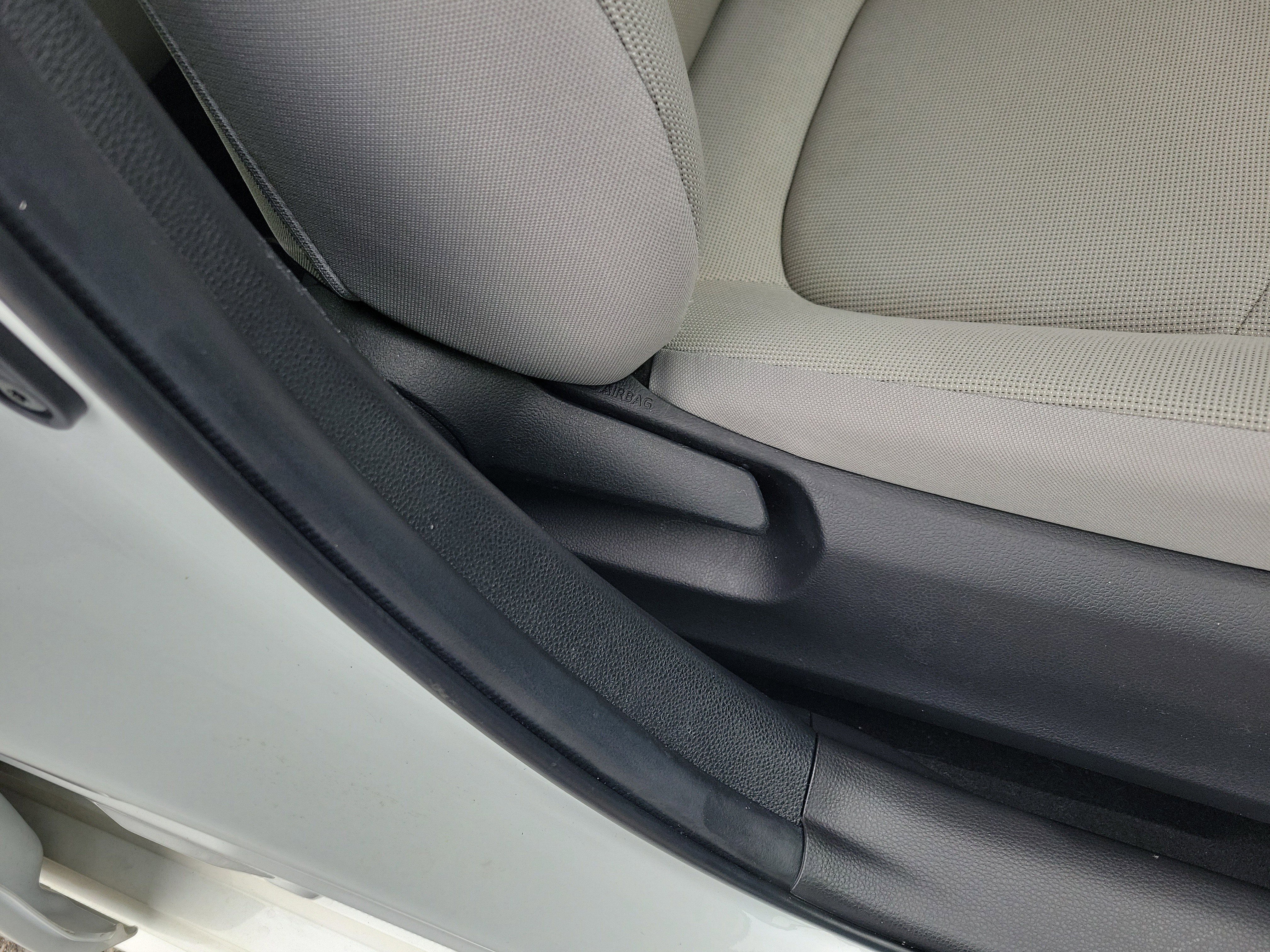 Used 2022 Toyota Corolla LE image 30