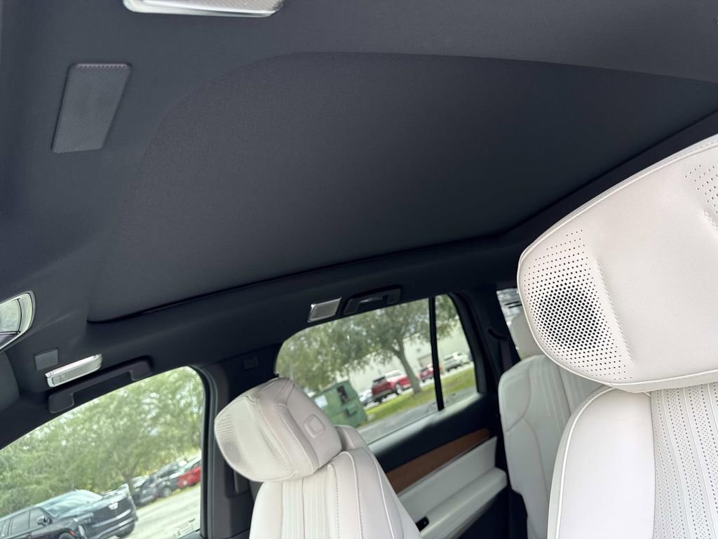 New 2026 Cadillac Vistiq Sport image 33