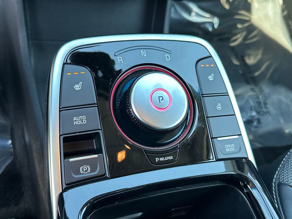 Certified 2022 Kia Niro EX w/ Cold Weather Package FWD image 26