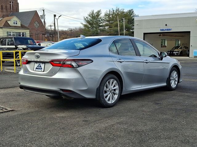 Used 2021 Toyota Camry LE image 6