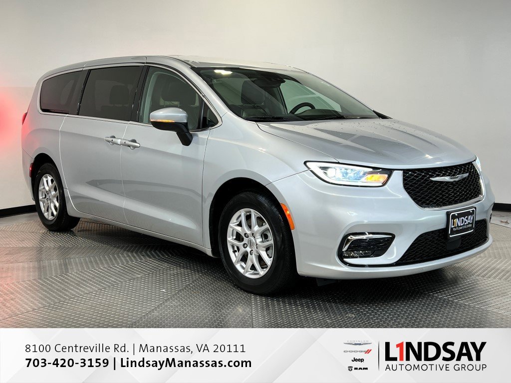 Used 2023 Chrysler Pacifica Touring-L