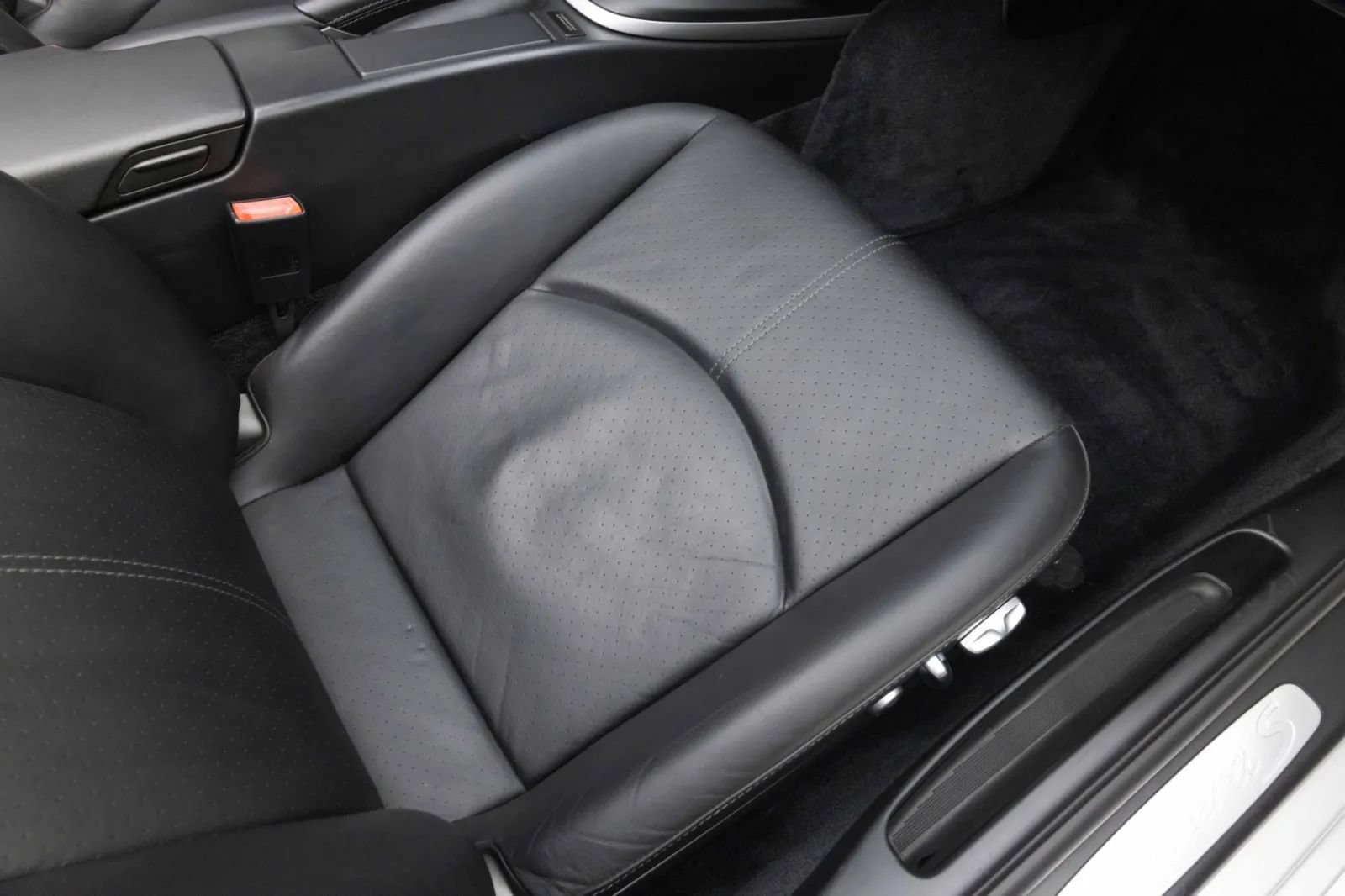 Used 2006 Porsche 911 Carrera S RWD image 40