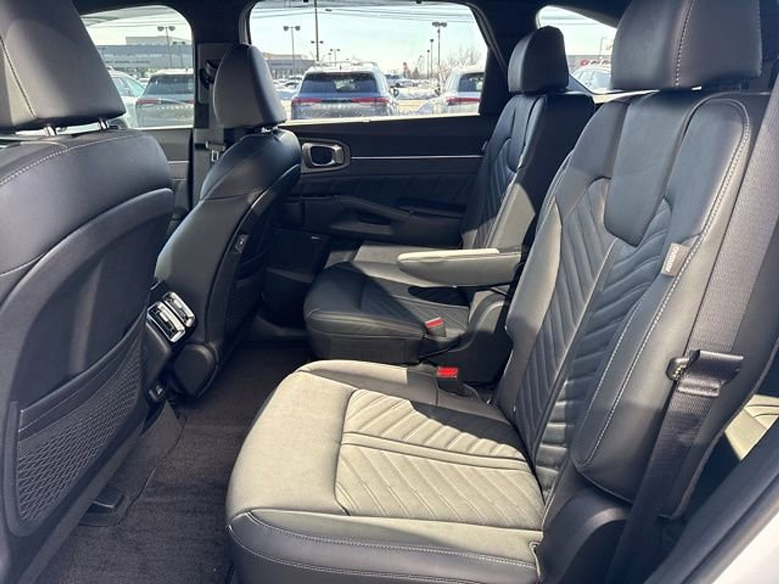 Used 2025 Kia Sorento SX Prestige image 9