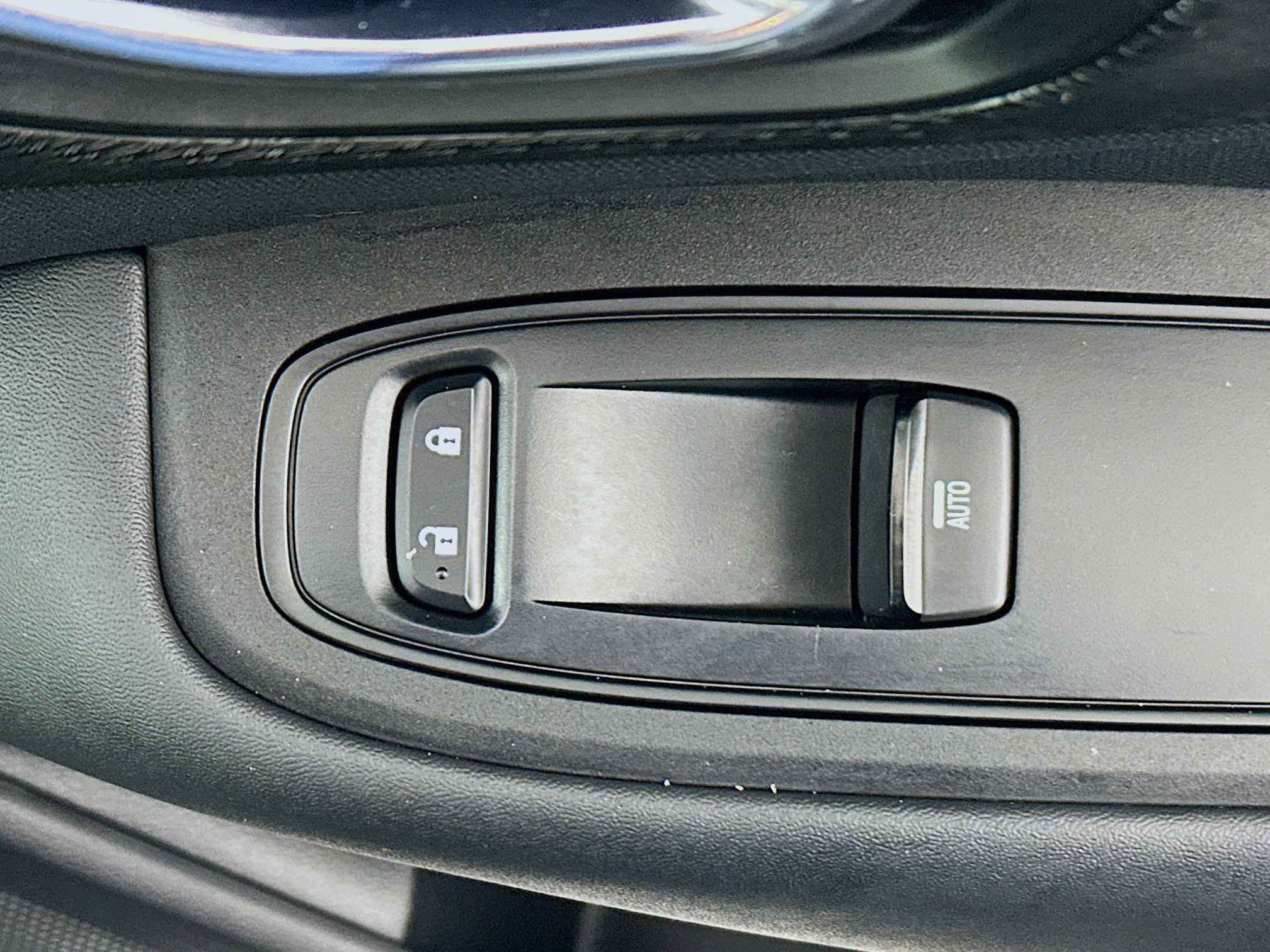 Used 2020 Subaru Outback Premium image 27