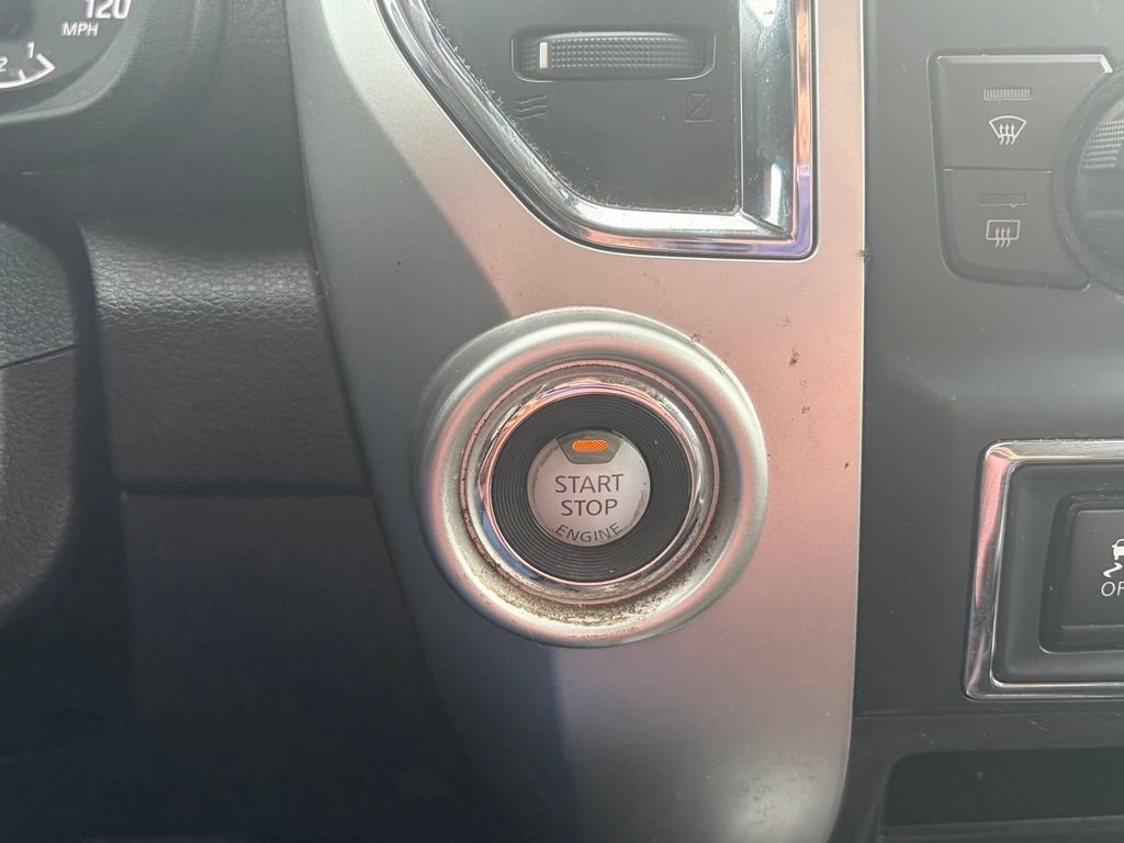 Used 2021 Nissan Titan SV w/ SV Convenience Package RWD image 26