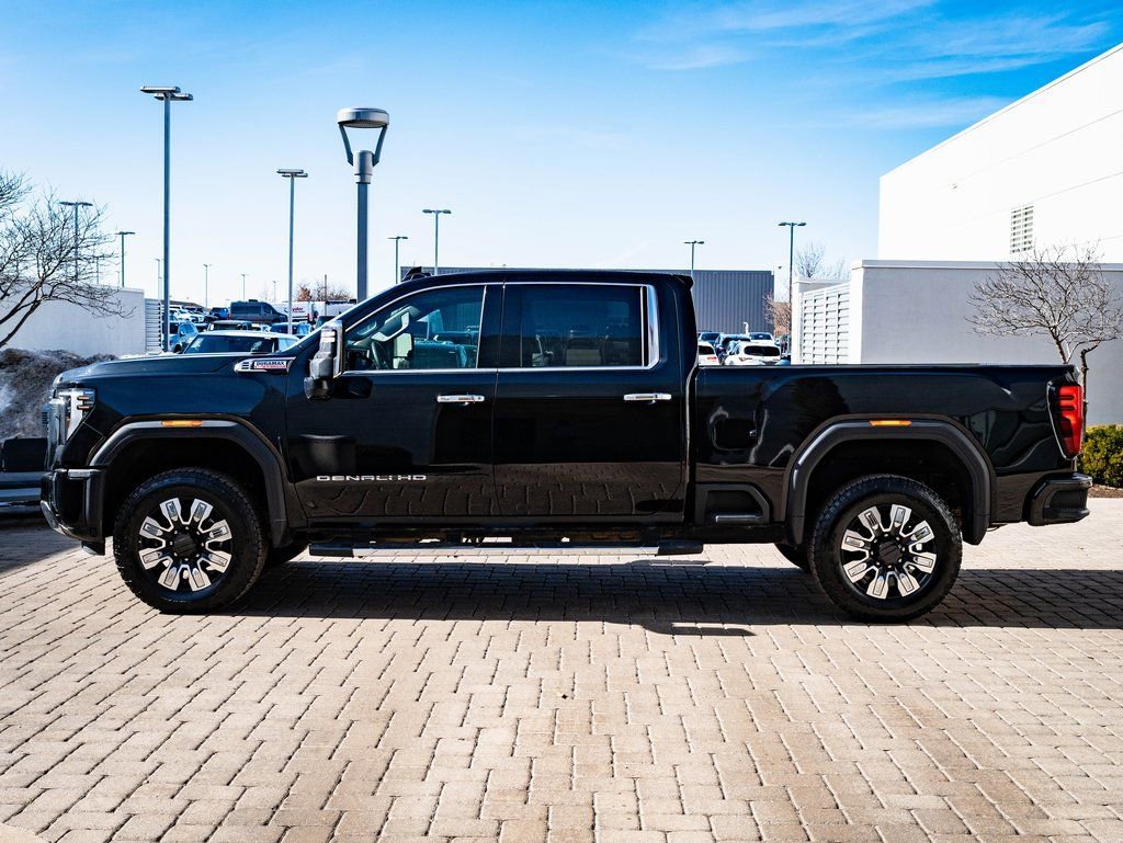 Used 2025 GMC Sierra 3500 Denali w/ Denali Reserve Package image 5