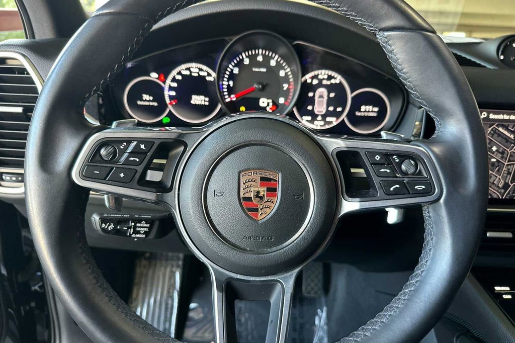 Used 2023 Porsche Cayenne image 29