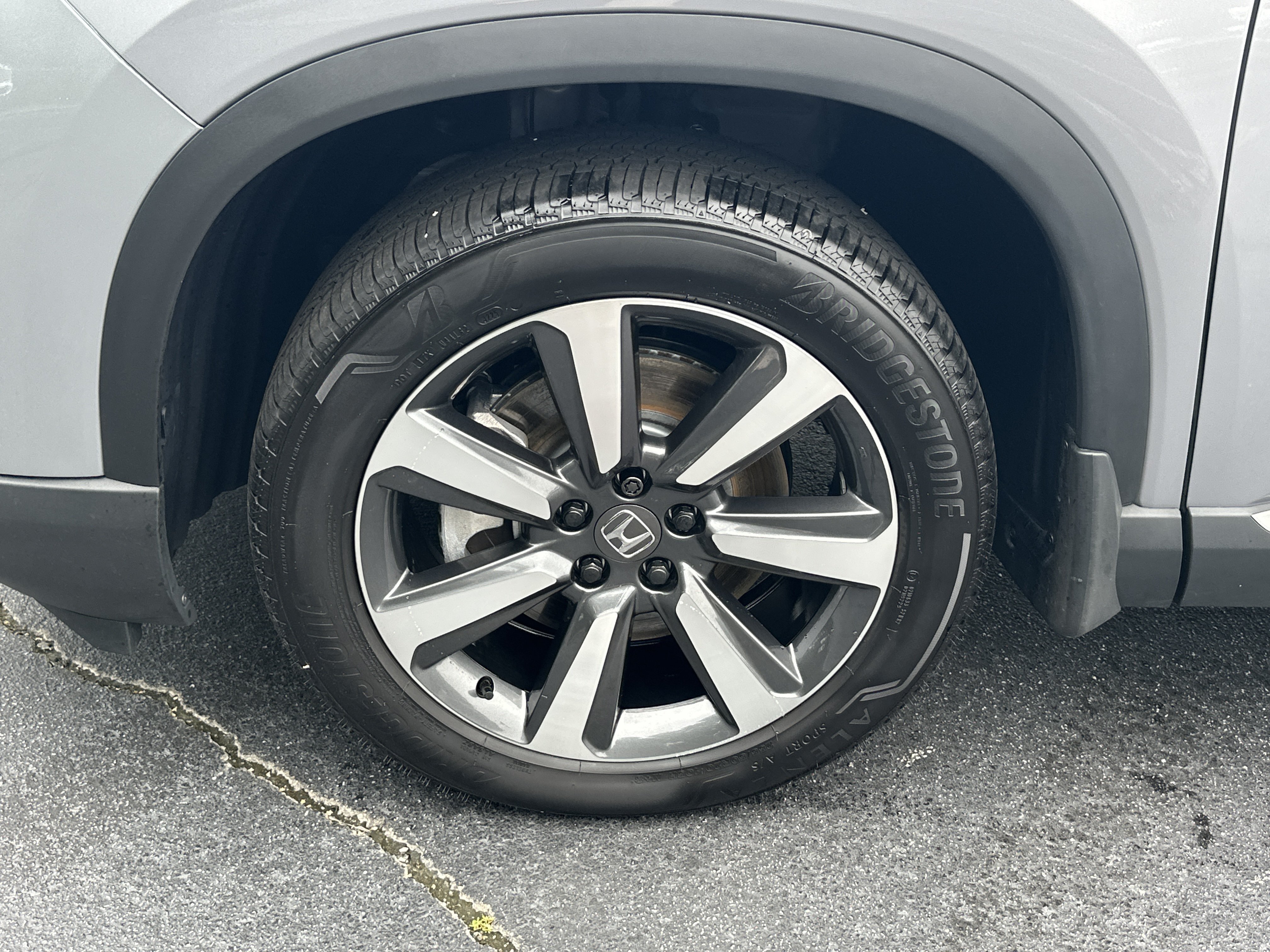 Used 2025 Honda Pilot Touring image 13