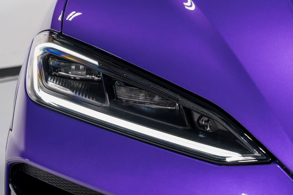 Used 2025 Lamborghini Urus SE image 47