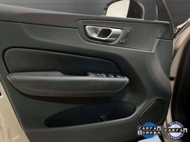 Used 2025 Volvo XC60 B5 Plus image 15