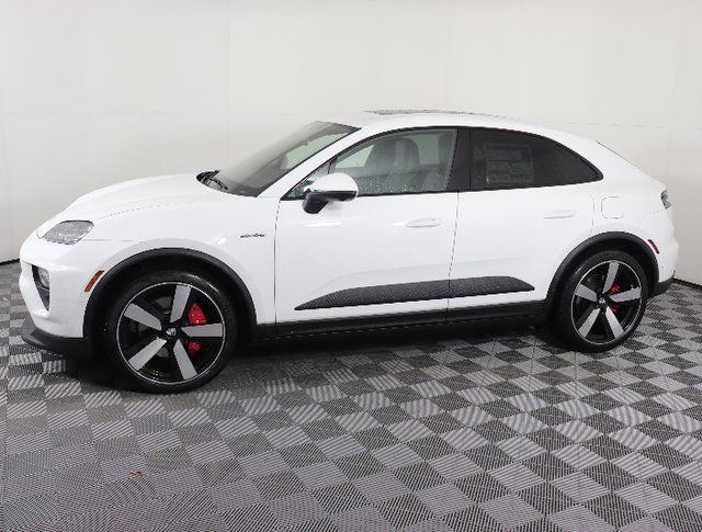 Used 2025 Porsche Macan 4S Electric image 2