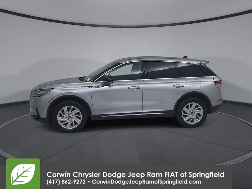 Used 2023 Lincoln Corsair AWD w/ Towing Package image 9