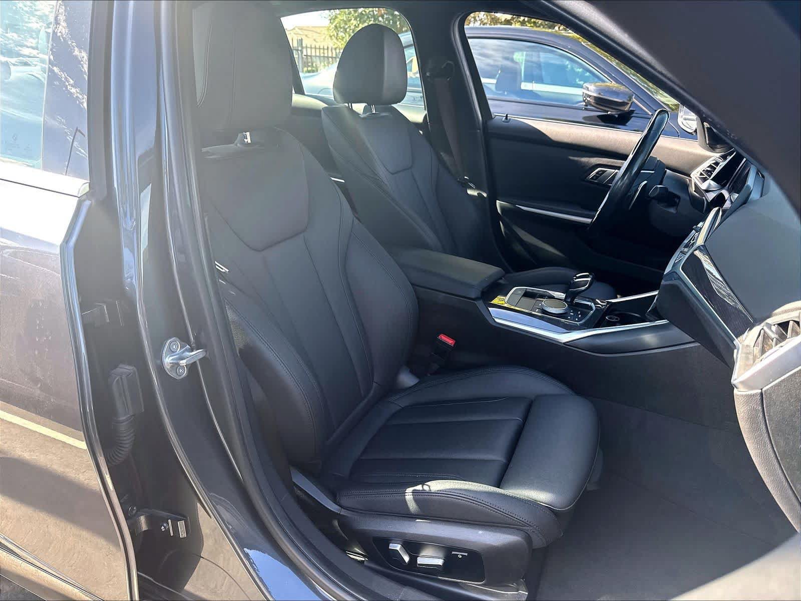 Used 2020 BMW 330i Sedan w/ Driving Assistance Package RWD image 30