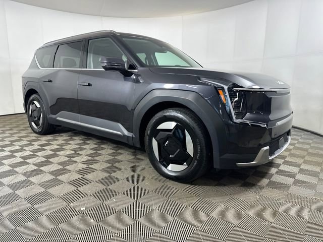 Used 2024 Kia EV9 Wind image 2
