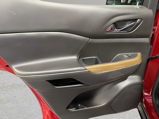 Used 2023 GMC Acadia SLE w/ Driver Convenience Package image 27