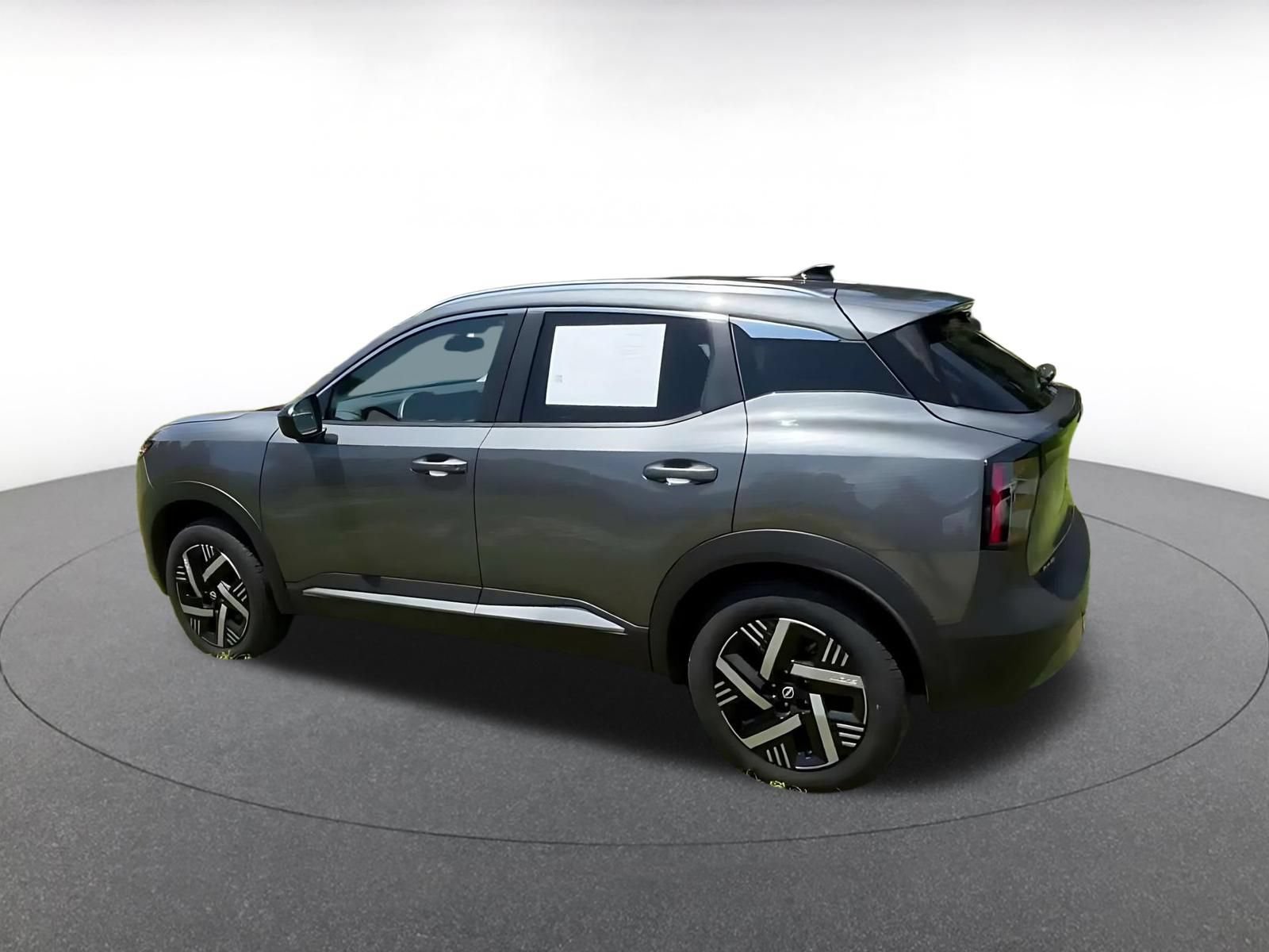Used 2026 Nissan Kicks SV w/ Cold Weather Package FWD image 9