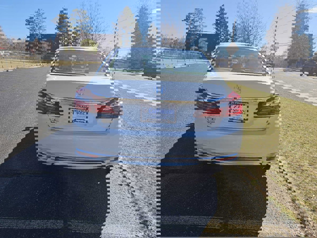 Used 2017 Honda Accord LX image 4