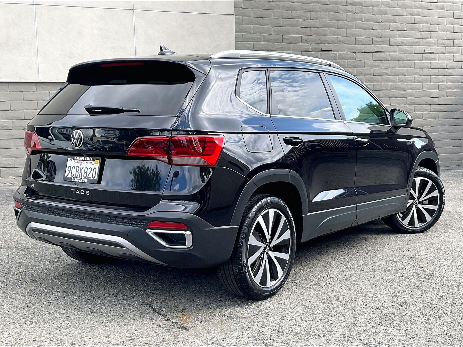 Certified 2022 Volkswagen Taos SE FWD image 13