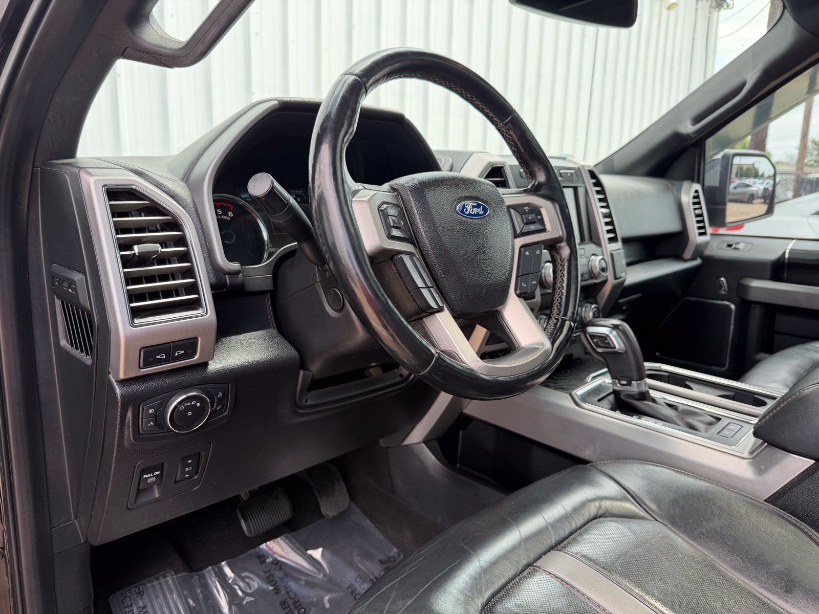 Used 2019 Ford F150 Platinum w/ Equipment Group 701A Luxury AWD/4WD image 16
