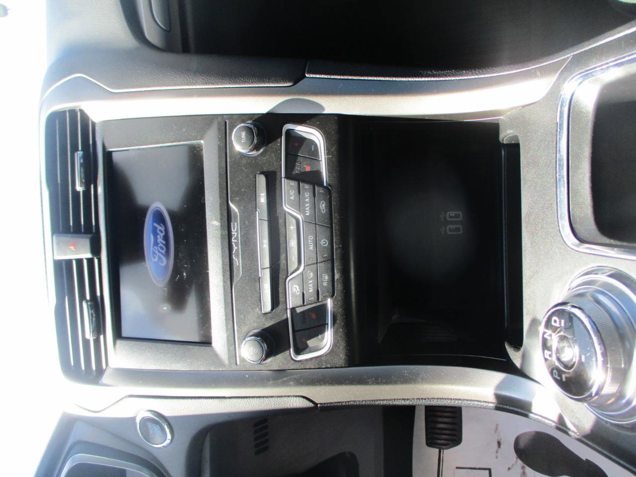 Used 2020 Ford Fusion SE AWD/4WD image 11